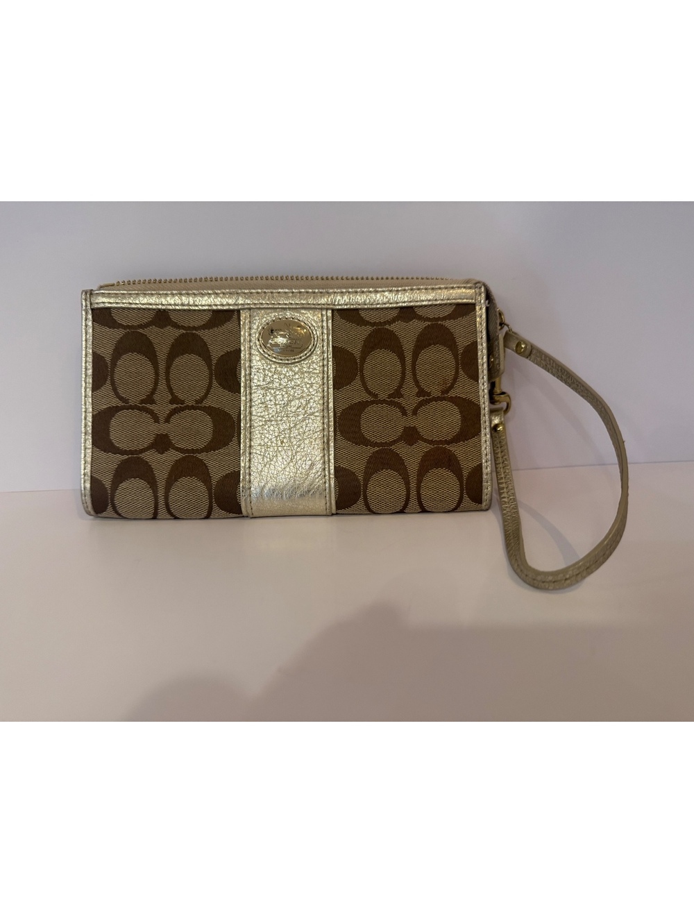Title: Coach Signature C Wristlet Wallet Brown Tan Metallic Gold Zip Preowned